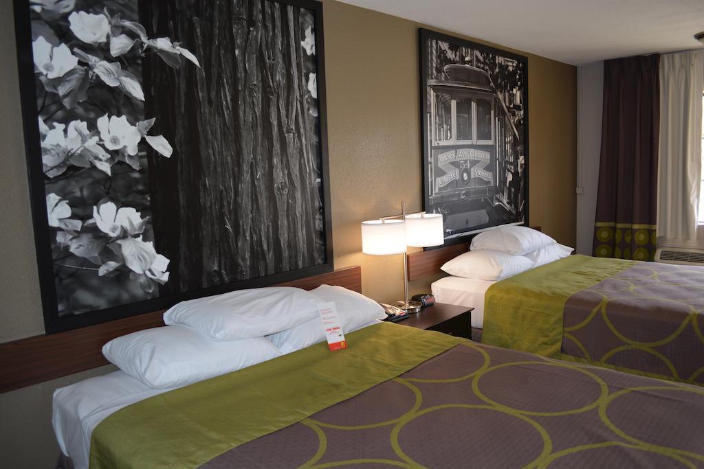 Super 8 By Wyndham Salinas Motel Стая снимка